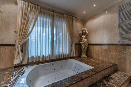 113f8d4f27df6ee0217a7b79a22f00c5 - 21