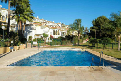 1196f8fefa232c6c70fef92e37b2f693 - 1