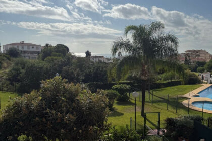 1196f8fefa232c6c70fef92e37b2f693 - 13