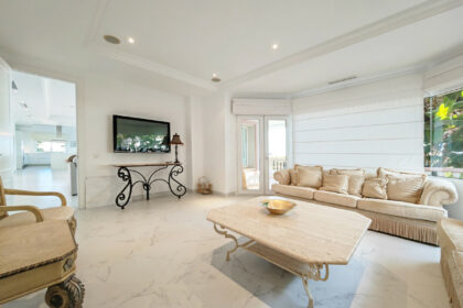 11ac0497bf4140023d734d5b570f5849 - 5