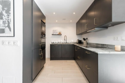 11bc184d5e4853a21cafbb2e0e6d9598 - 9