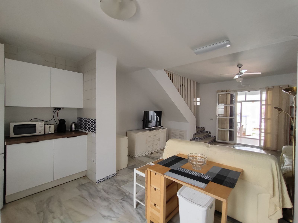 11d4cc01569e26d4ff9723edf4c4f3e8 - 10