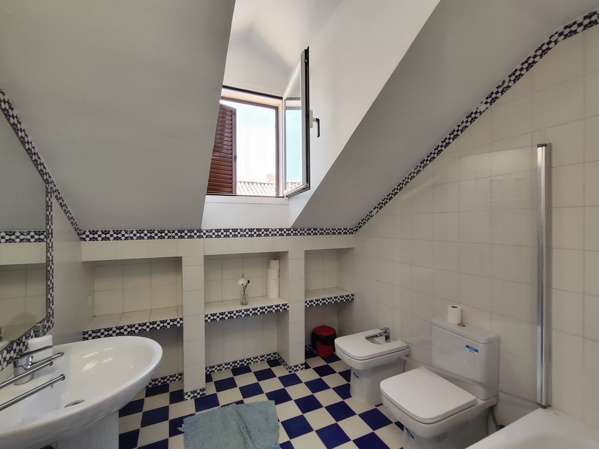 11d4cc01569e26d4ff9723edf4c4f3e8 - 18