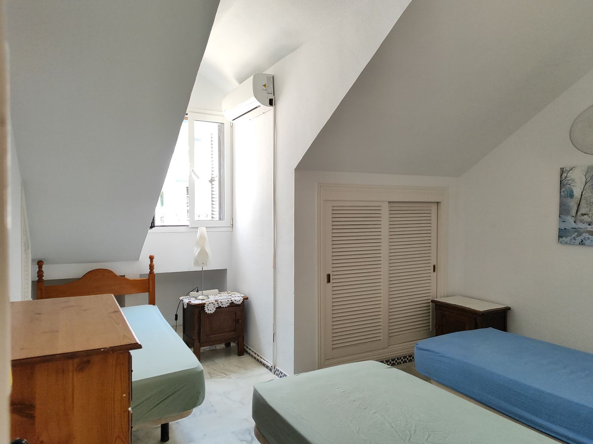 11d4cc01569e26d4ff9723edf4c4f3e8 - 24