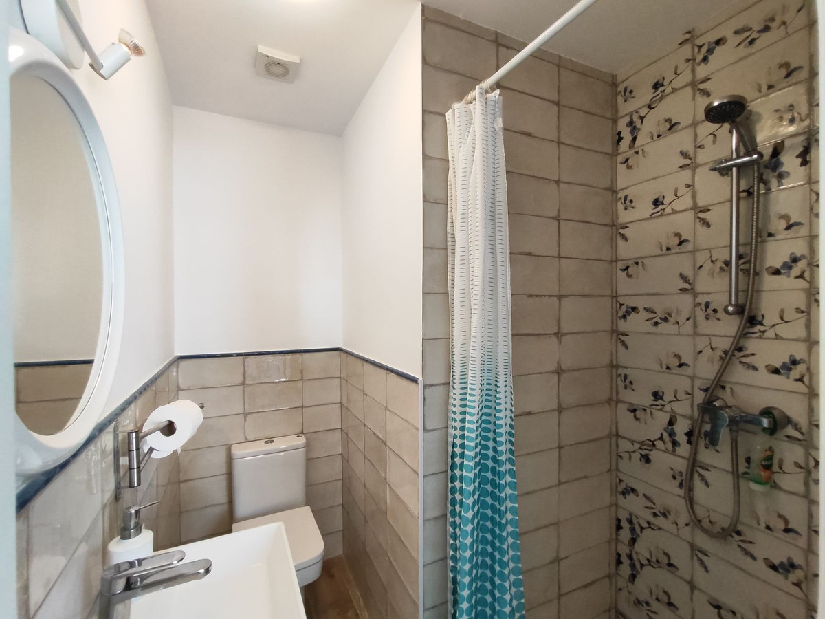 11d4cc01569e26d4ff9723edf4c4f3e8 - 25