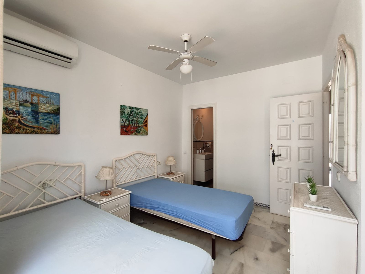 11d4cc01569e26d4ff9723edf4c4f3e8 - 26