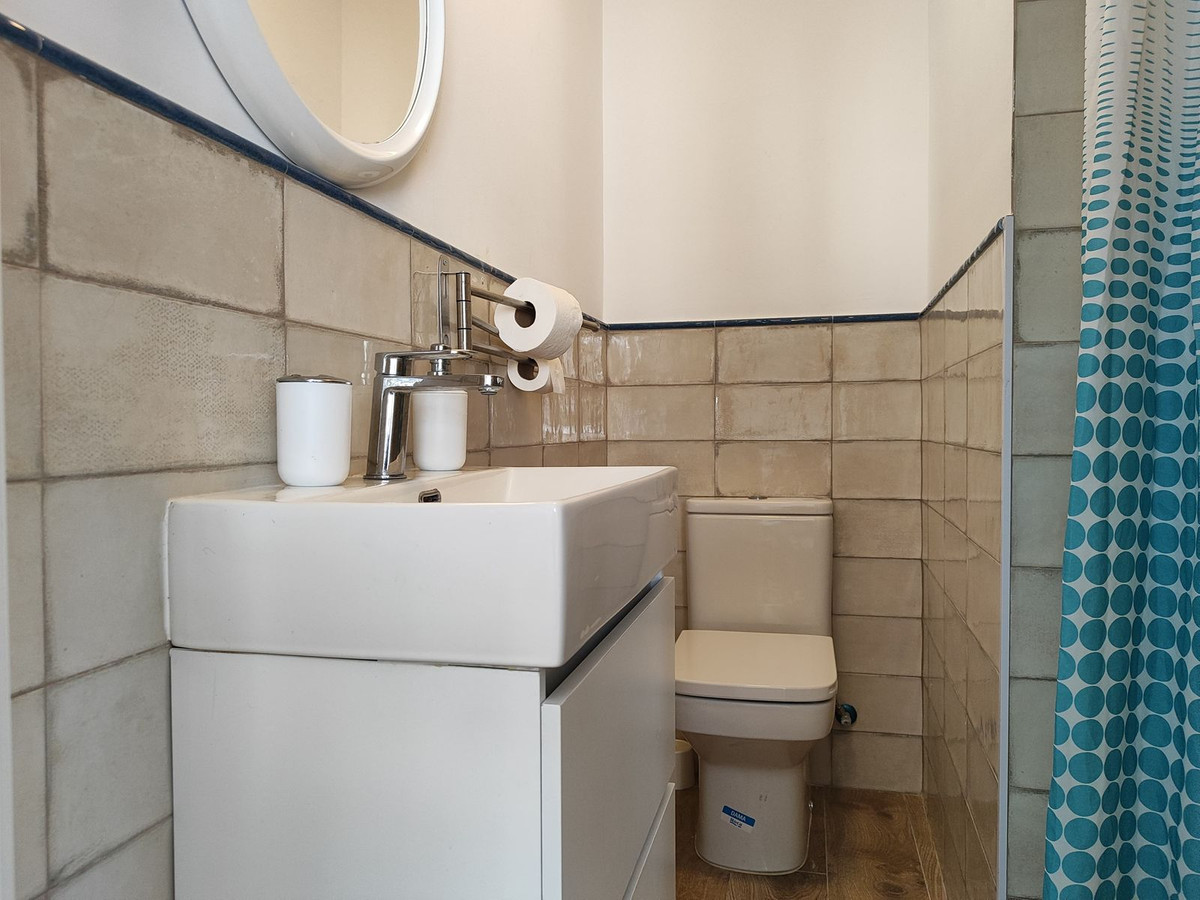 11d4cc01569e26d4ff9723edf4c4f3e8 - 35