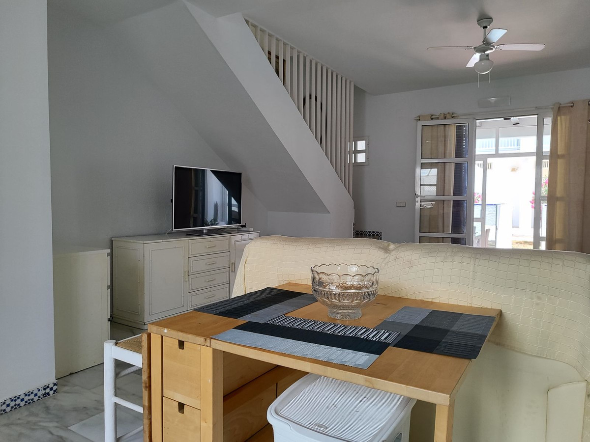 11d4cc01569e26d4ff9723edf4c4f3e8 - 36