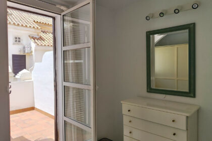 11d4cc01569e26d4ff9723edf4c4f3e8 - 37