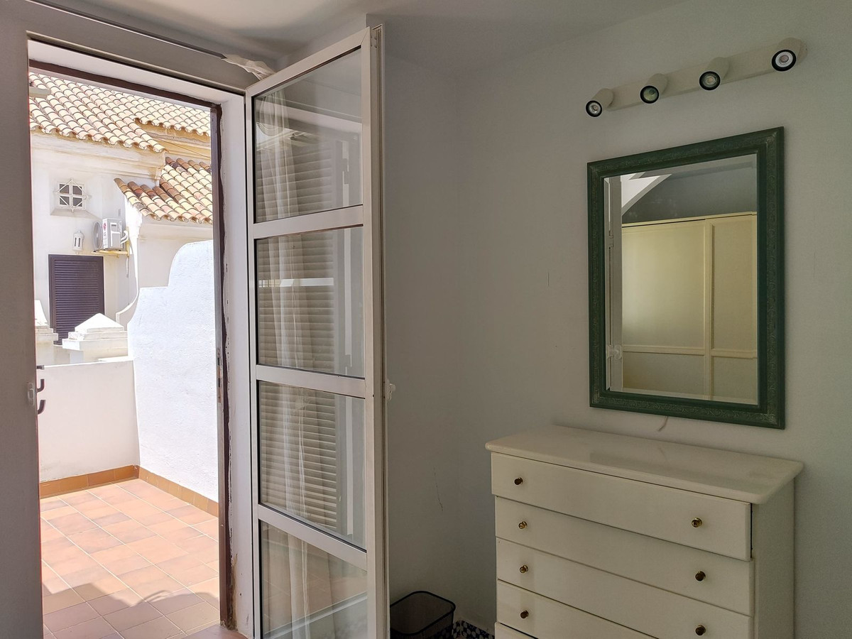 11d4cc01569e26d4ff9723edf4c4f3e8 - 37