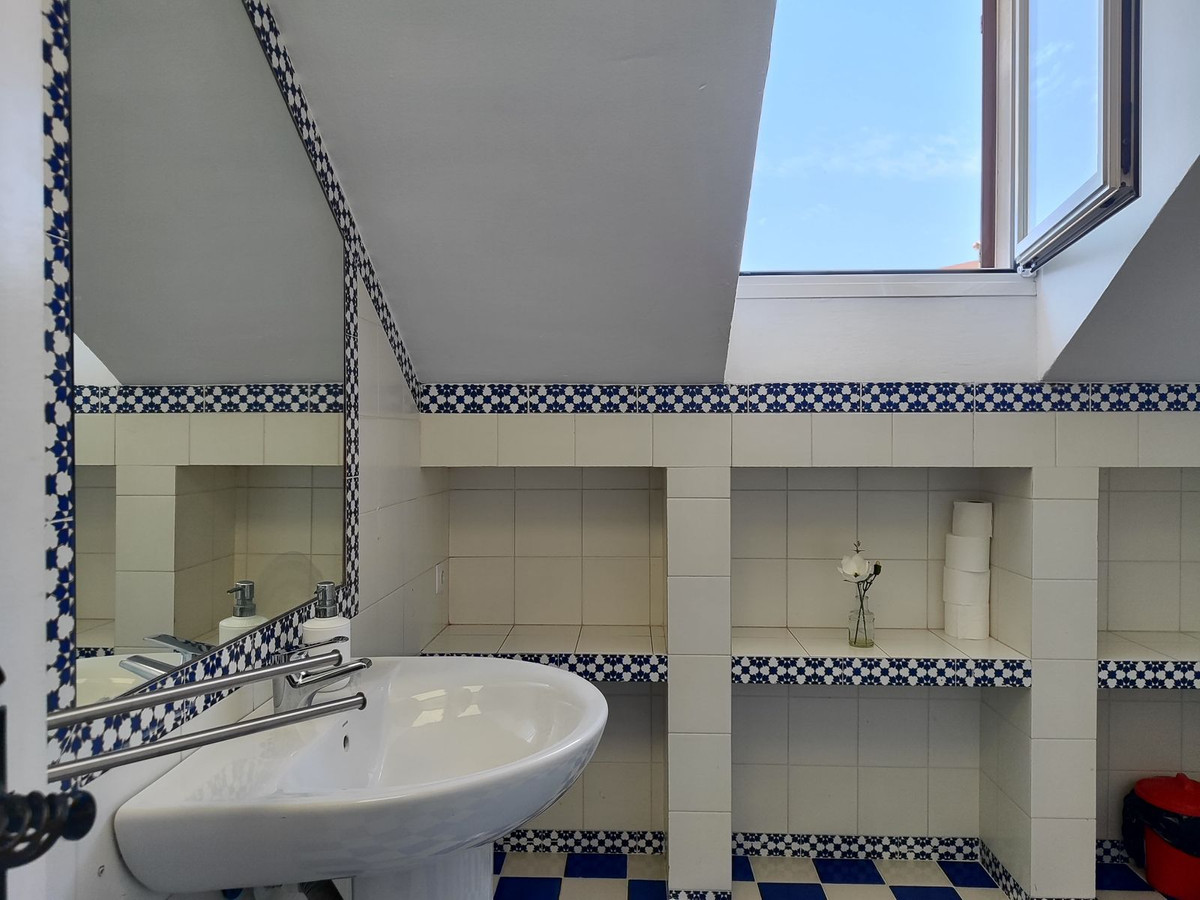 11d4cc01569e26d4ff9723edf4c4f3e8 - 40