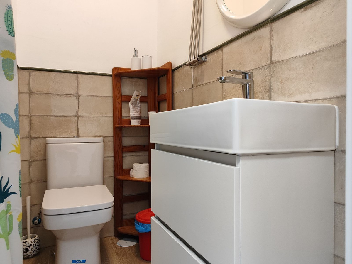 11d4cc01569e26d4ff9723edf4c4f3e8 - 42