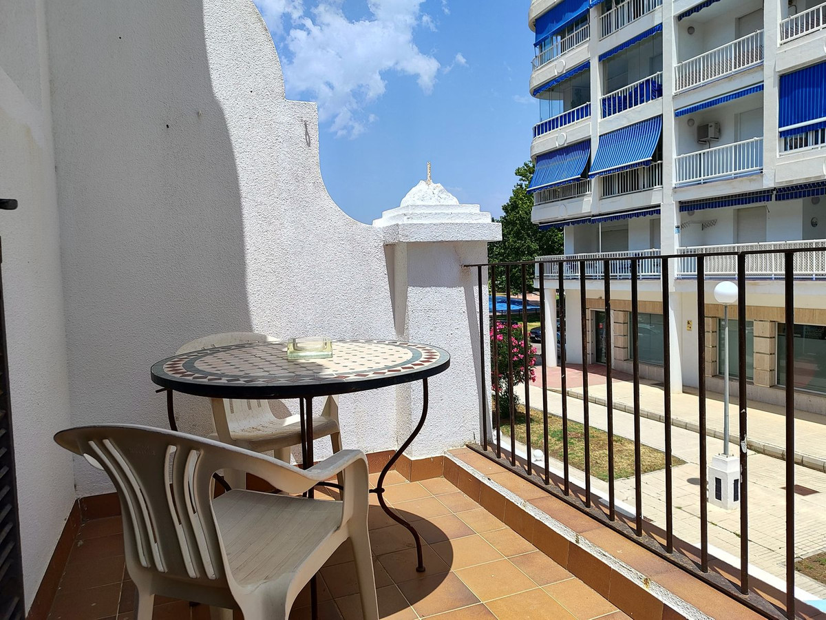 11d4cc01569e26d4ff9723edf4c4f3e8 - 72