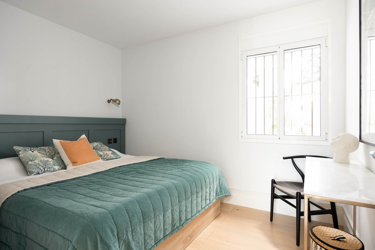 13b68b14343c2261474f3497a88e3e9f - 11