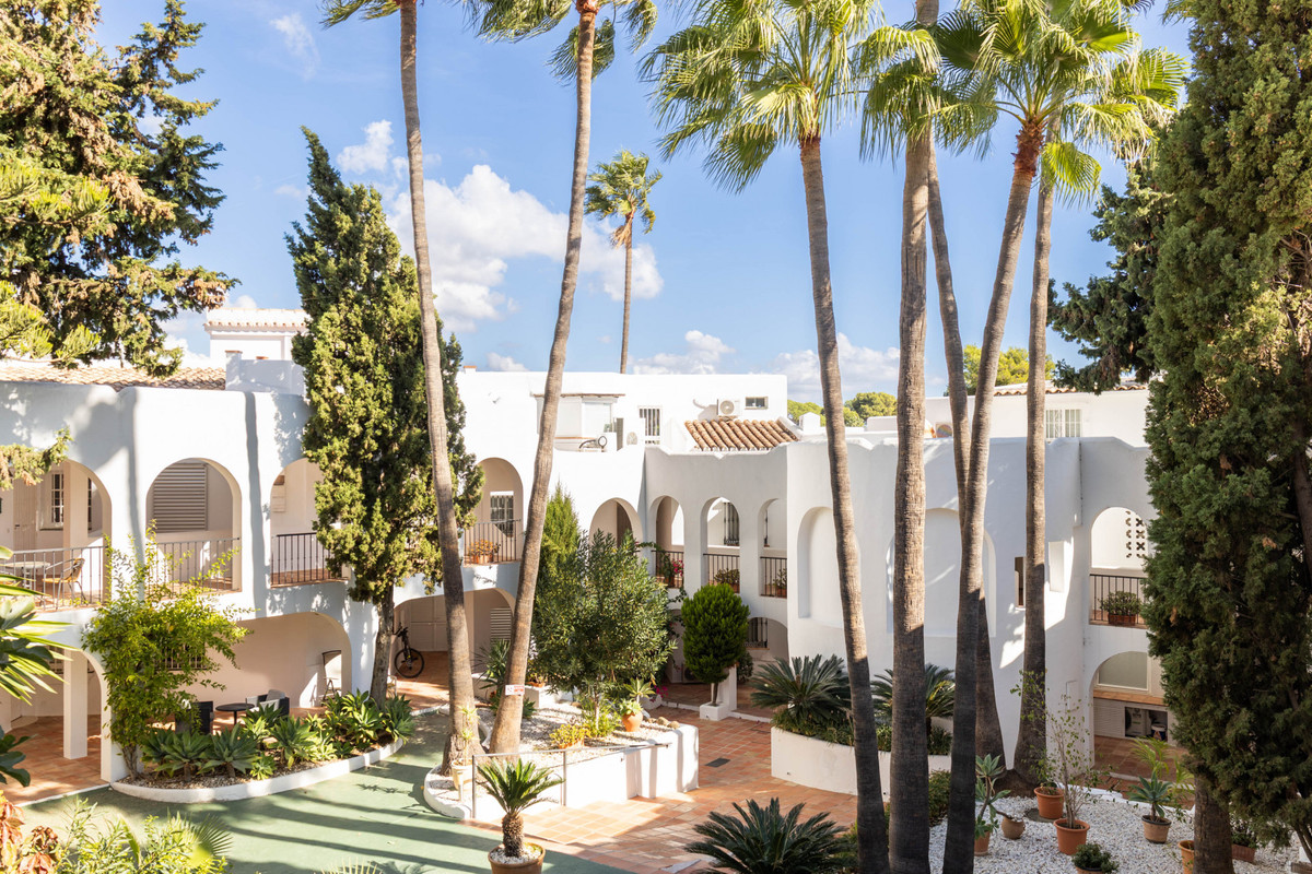 13b68b14343c2261474f3497a88e3e9f - 25