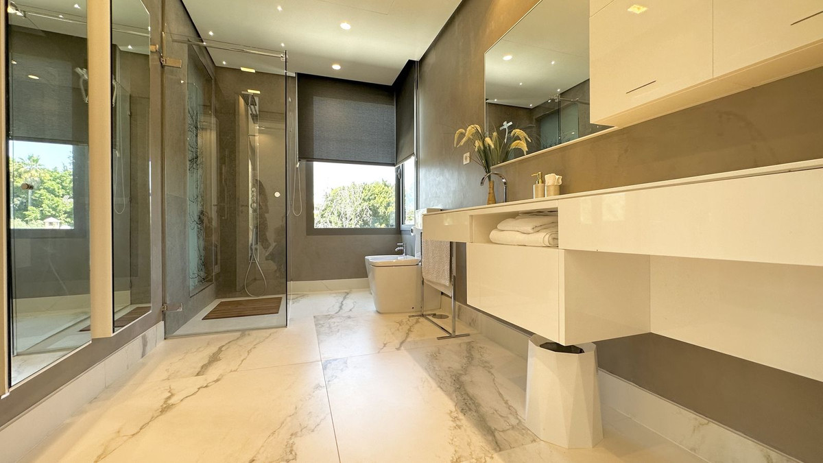 151fa65fabb9b95c0d3c77fb1f73a2bc - 12