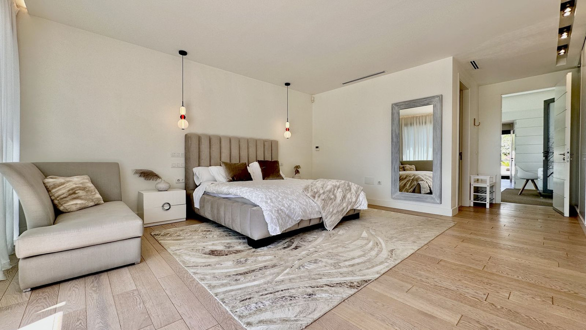 151fa65fabb9b95c0d3c77fb1f73a2bc - 18