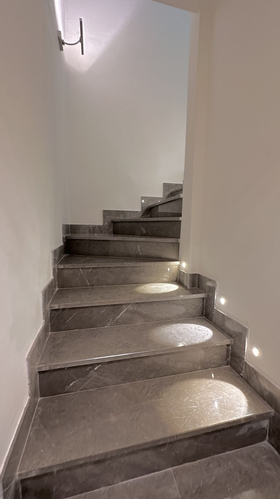 151fa65fabb9b95c0d3c77fb1f73a2bc - 19