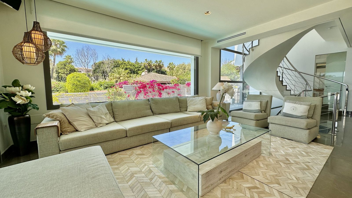 151fa65fabb9b95c0d3c77fb1f73a2bc - 23