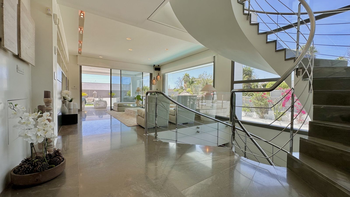 151fa65fabb9b95c0d3c77fb1f73a2bc - 31