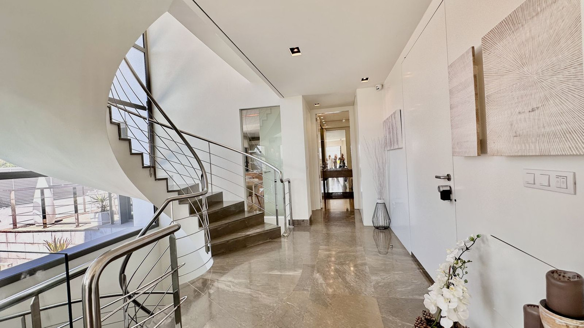 151fa65fabb9b95c0d3c77fb1f73a2bc - 32