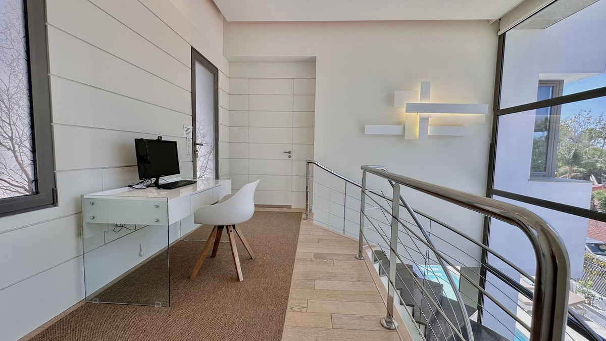 151fa65fabb9b95c0d3c77fb1f73a2bc - 33