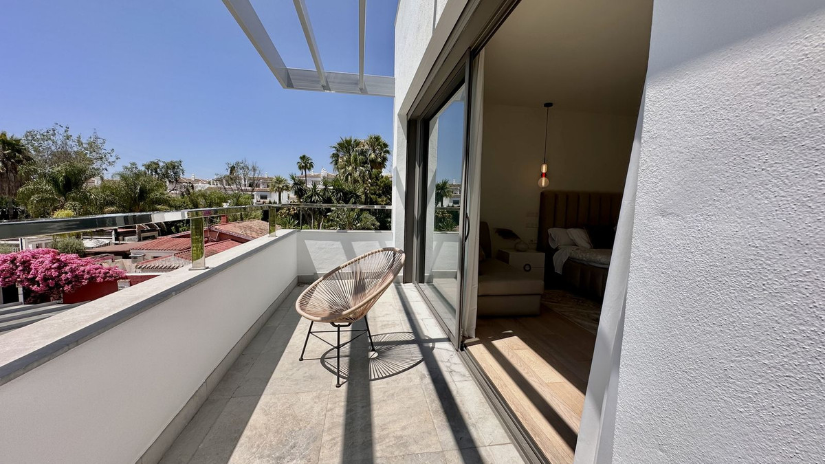 151fa65fabb9b95c0d3c77fb1f73a2bc - 38