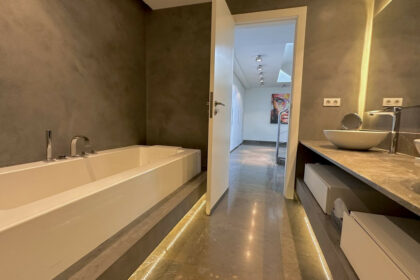 151fa65fabb9b95c0d3c77fb1f73a2bc - 44