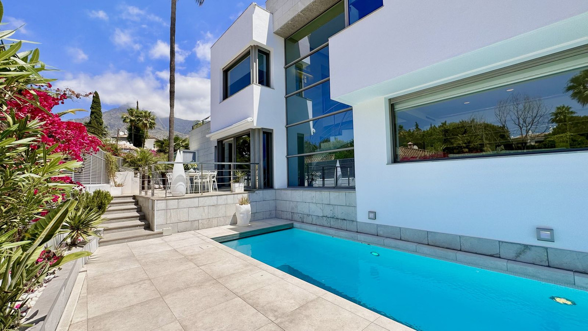 151fa65fabb9b95c0d3c77fb1f73a2bc - 9