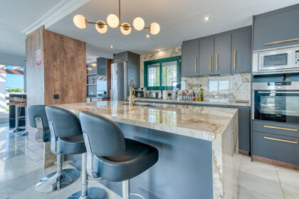 15bd668bb046749d1f746a4b840a5f78 - 18