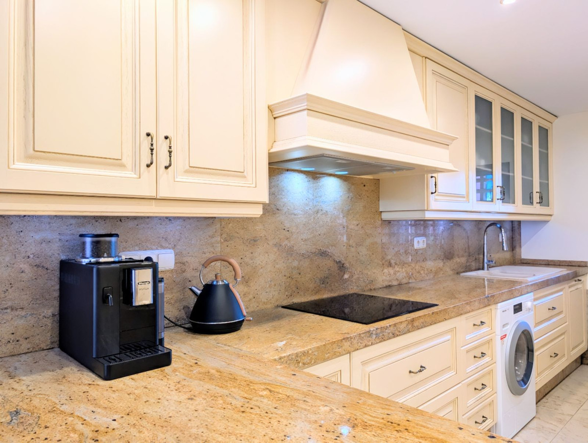 174c562c59cc9022683c4c081b49314c - 18