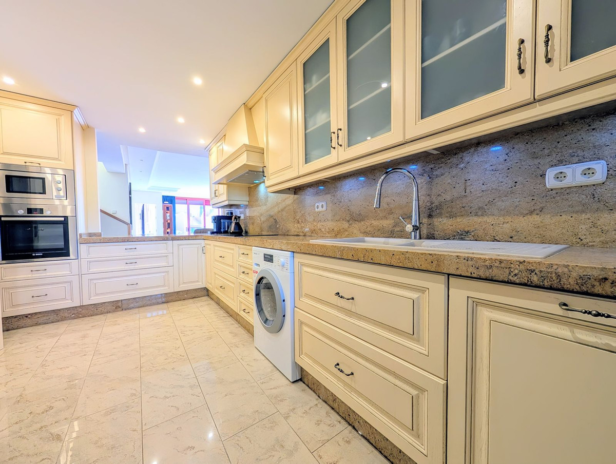 174c562c59cc9022683c4c081b49314c - 19