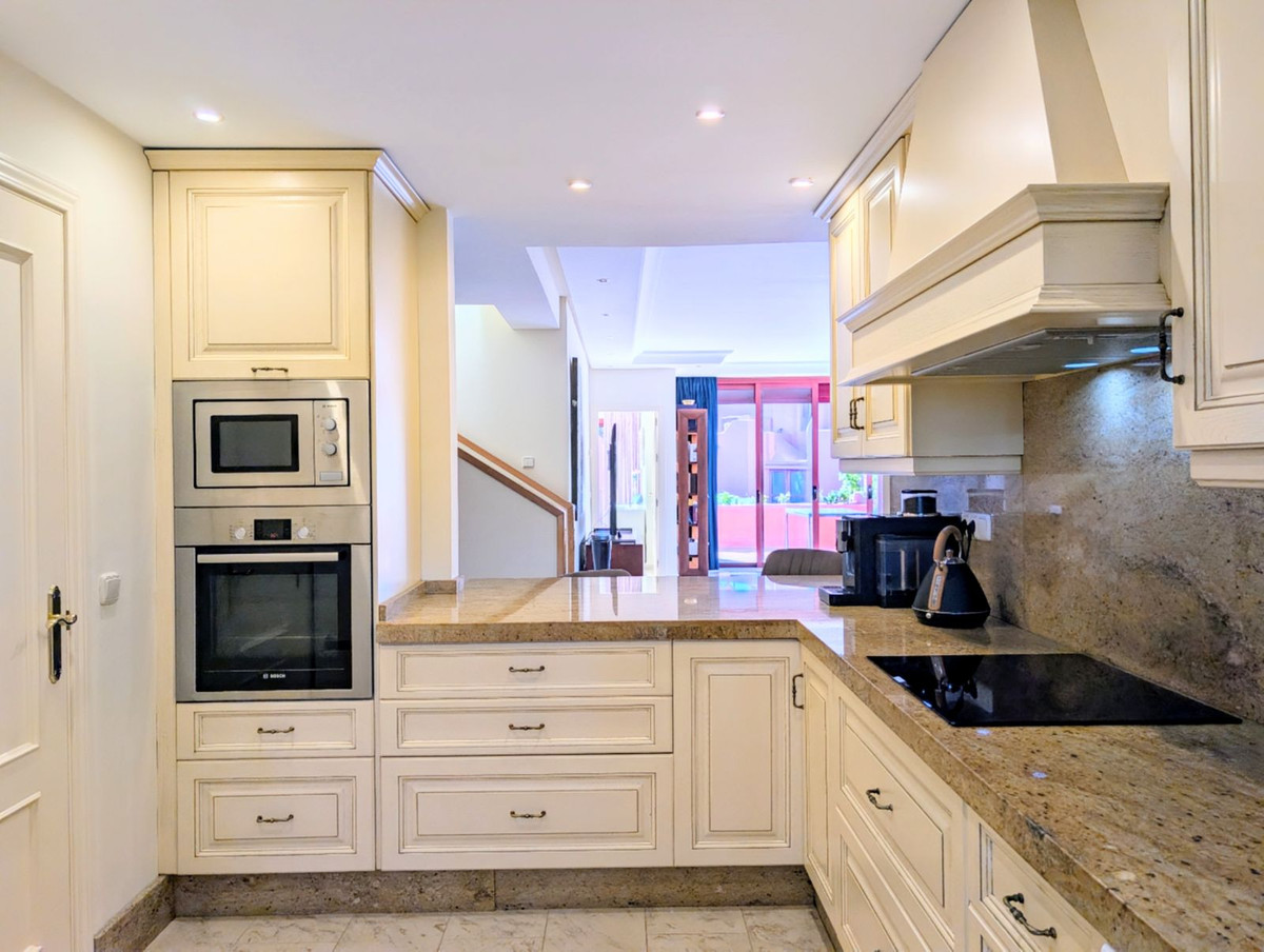 174c562c59cc9022683c4c081b49314c - 20