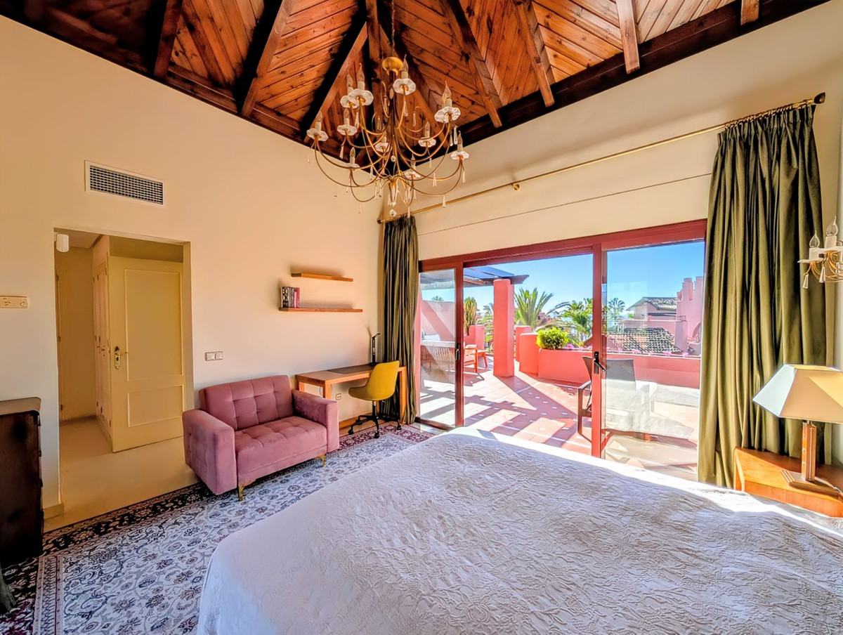 174c562c59cc9022683c4c081b49314c - 24