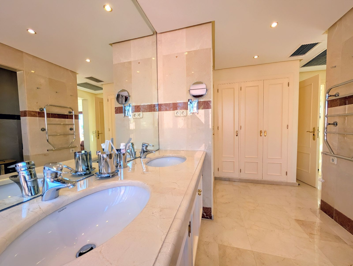 174c562c59cc9022683c4c081b49314c - 31