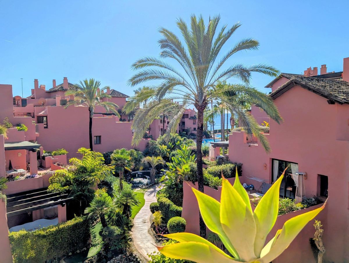 174c562c59cc9022683c4c081b49314c - 34