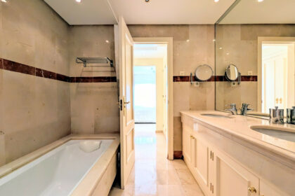 174c562c59cc9022683c4c081b49314c - 39