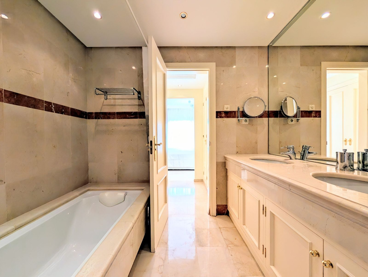 174c562c59cc9022683c4c081b49314c - 39