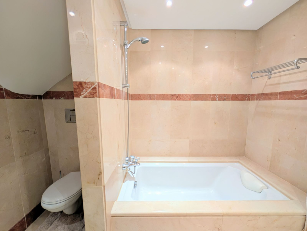 174c562c59cc9022683c4c081b49314c - 40