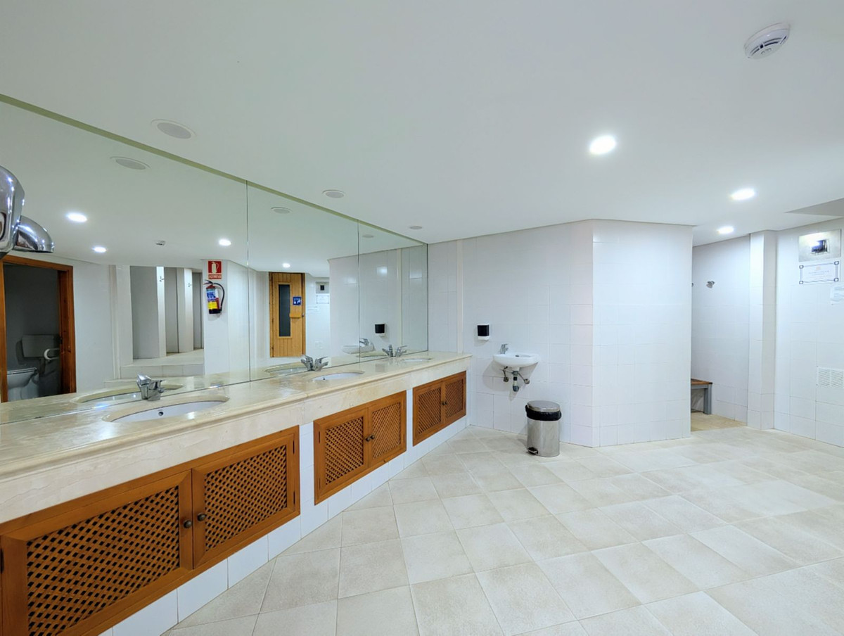 174c562c59cc9022683c4c081b49314c - 50