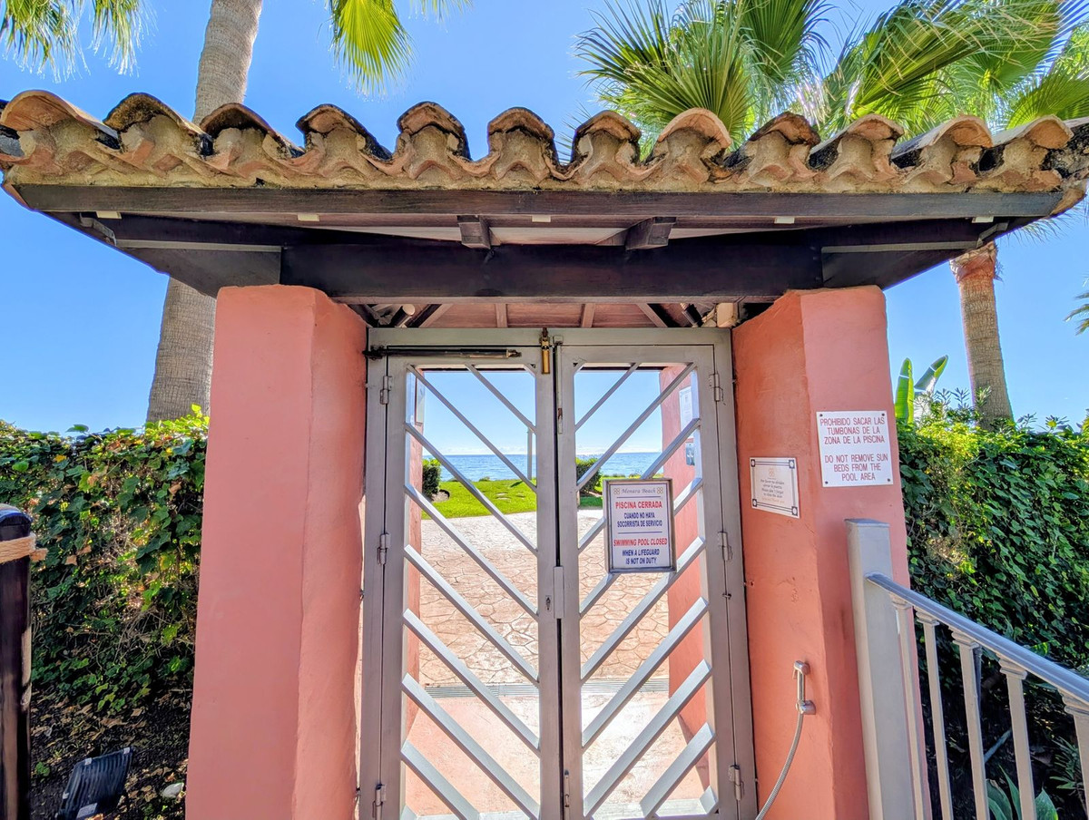 174c562c59cc9022683c4c081b49314c - 54