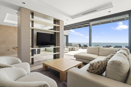 176e3860119c48ac593c8240f4659232 - 11