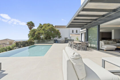 176e3860119c48ac593c8240f4659232 - 31