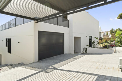 176e3860119c48ac593c8240f4659232 - 33