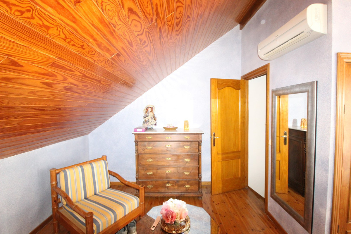 17db8b6e269359adb4c635eff0de9d2a - 14