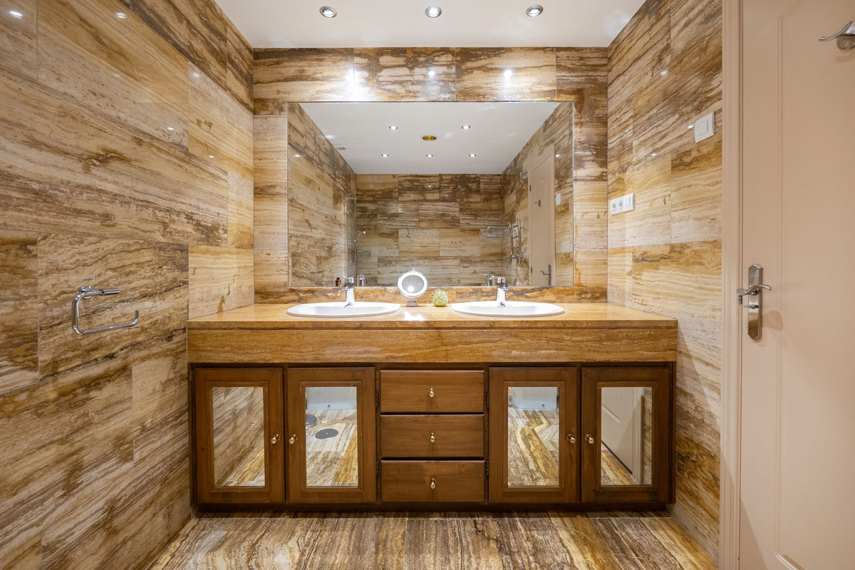 1889a06e45bc5896f9a64e926d88a3c6 - 14