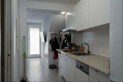 18d5906bfbc24d4e2fb2f243b3d76189 - 5