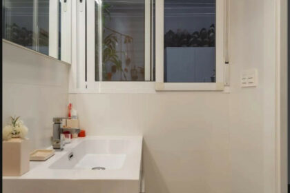 18d5906bfbc24d4e2fb2f243b3d76189 - 9