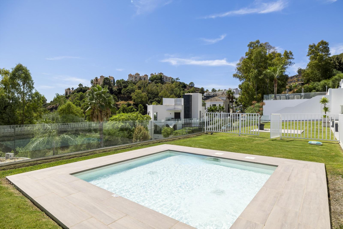 1937474d865711c12c66e27259db6885 - 24