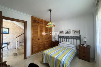 194095bf77525de8f1ad0e2b36f9be1c - 16